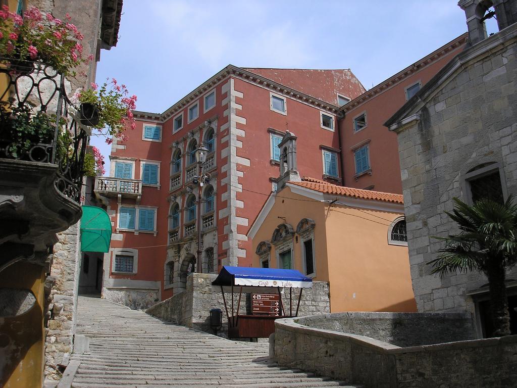 Apartments Sara Labin  Dış mekan fotoğraf